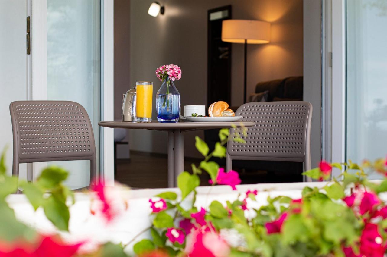 Dickenson Bay Trade Winds Hotel מראה חיצוני תמונה
