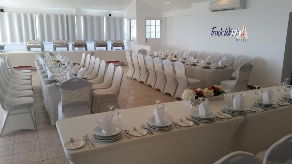 Dickenson Bay Trade Winds Hotel מראה חיצוני תמונה